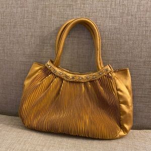 Vintage gold satin cloth pleated handbag bejeweled trim magnetic interior clasp